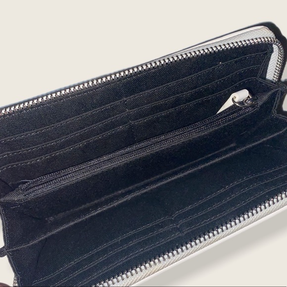 French Connection wallet - Picture 3 of 3